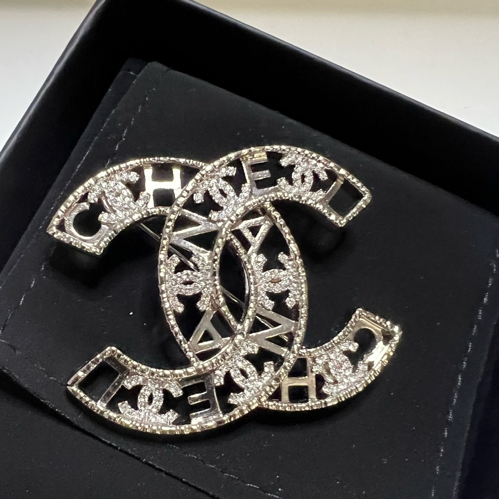 💥SOLD💥Chanel Brooch 2022